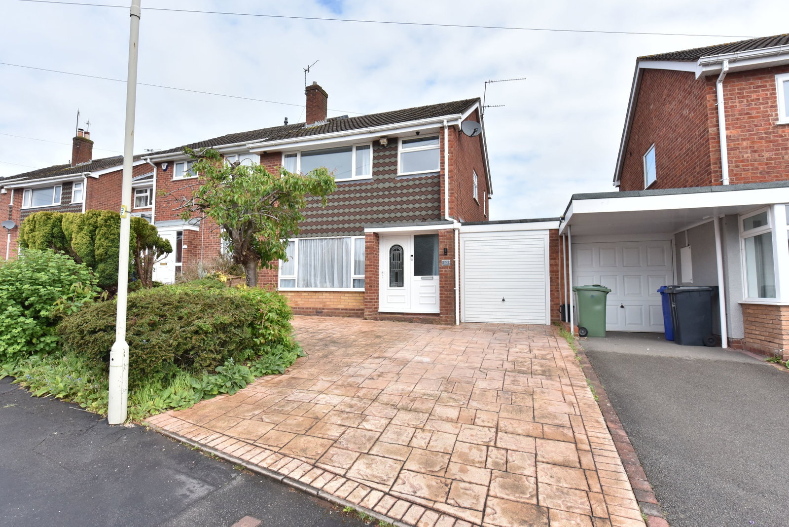3 bedroom Semi-detached house For Sale
