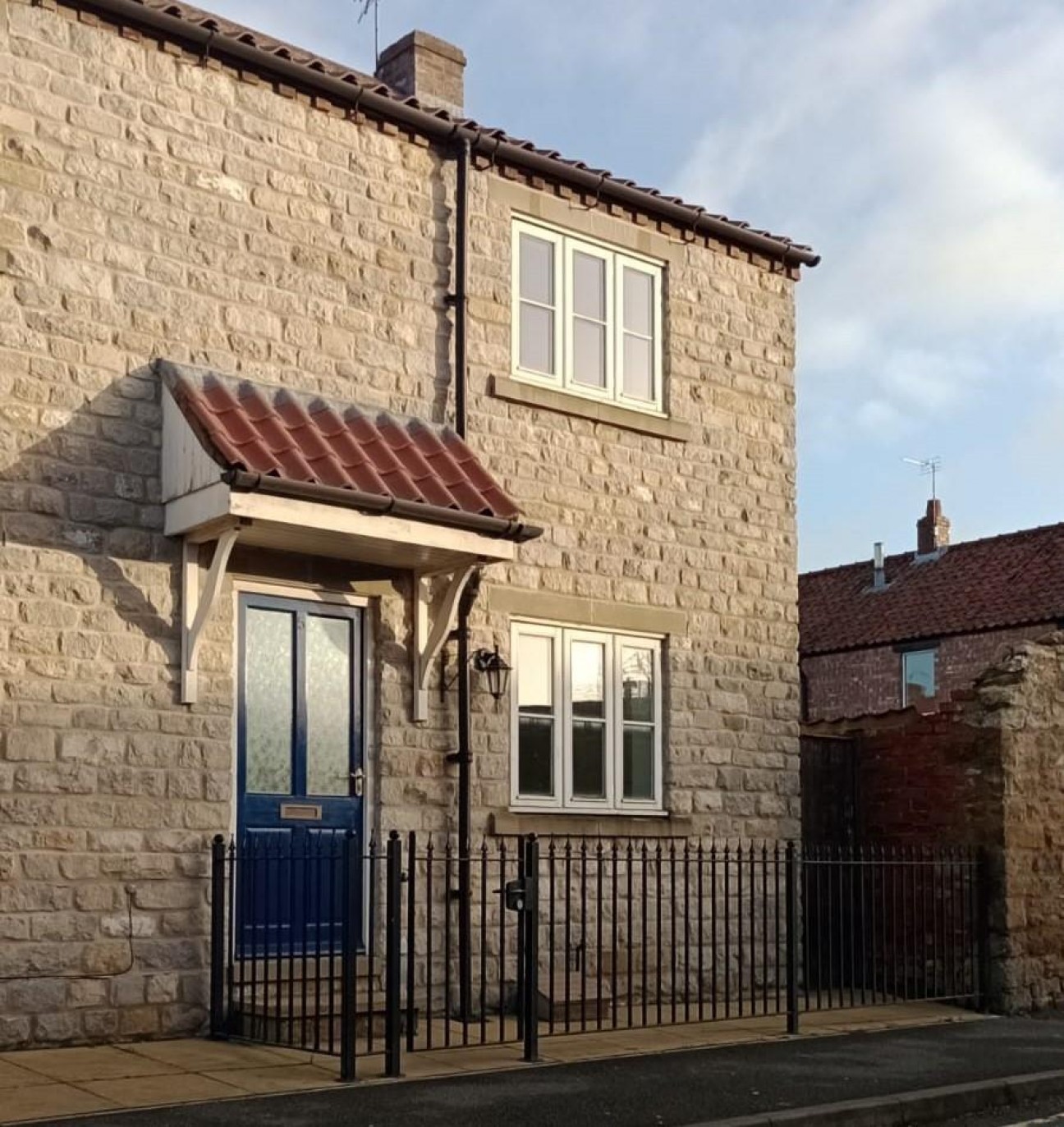 2 bedroom Cottage To Let