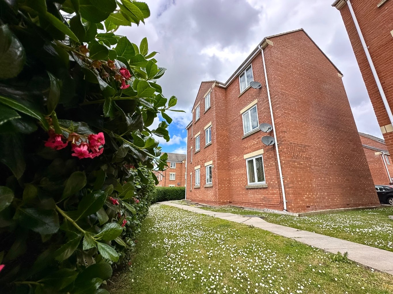 2 bedroom Apartment Let
