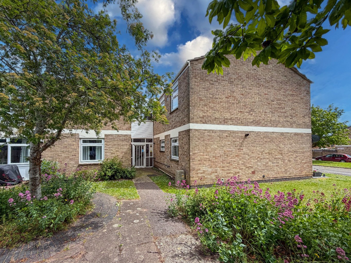 1 bedroom Apartment Let