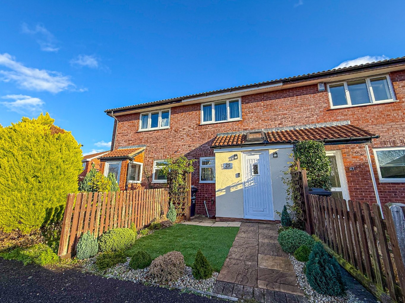 2 bedroom House (unspecified) For Sale
