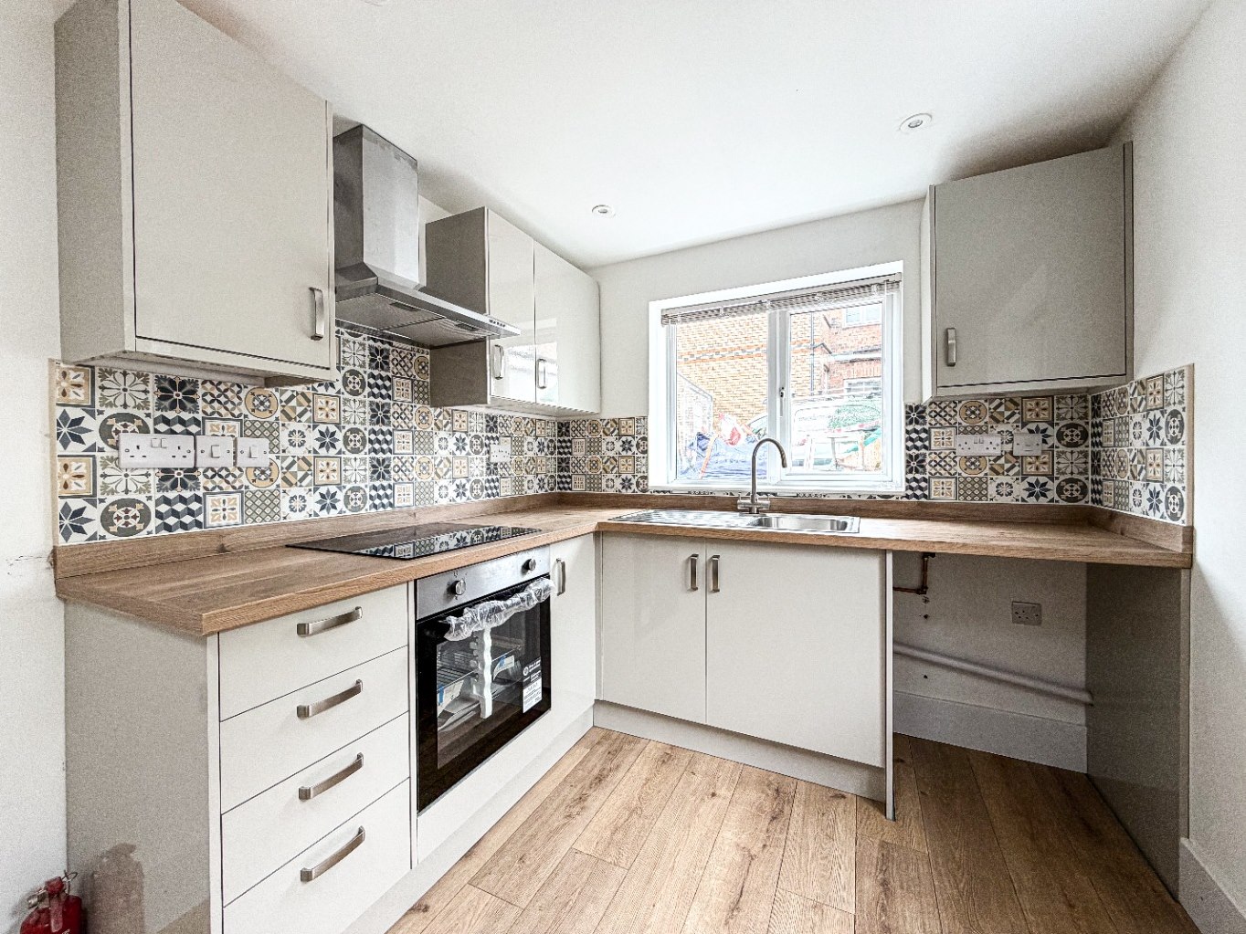 1 bedroom Flat To Let