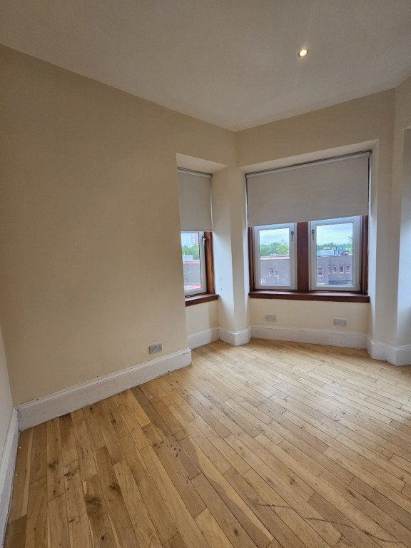 2 bedroom Flat To Let
