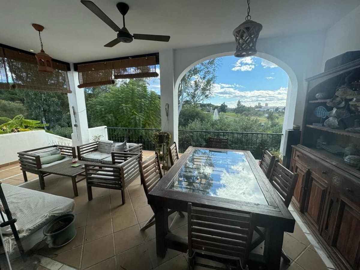 4 bedroom Villa For Sale