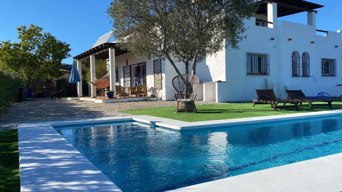 4 bedroom Villa For Sale