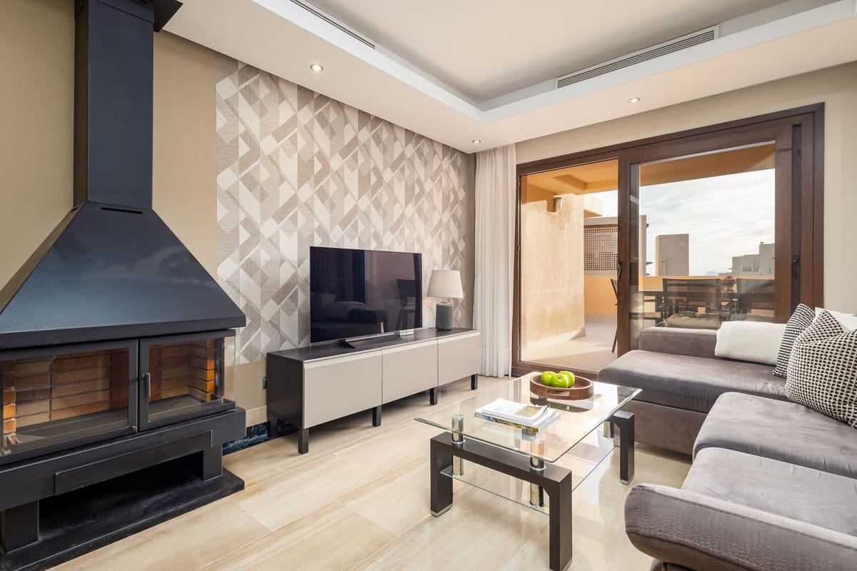 4 bedroom Apartment For Sale