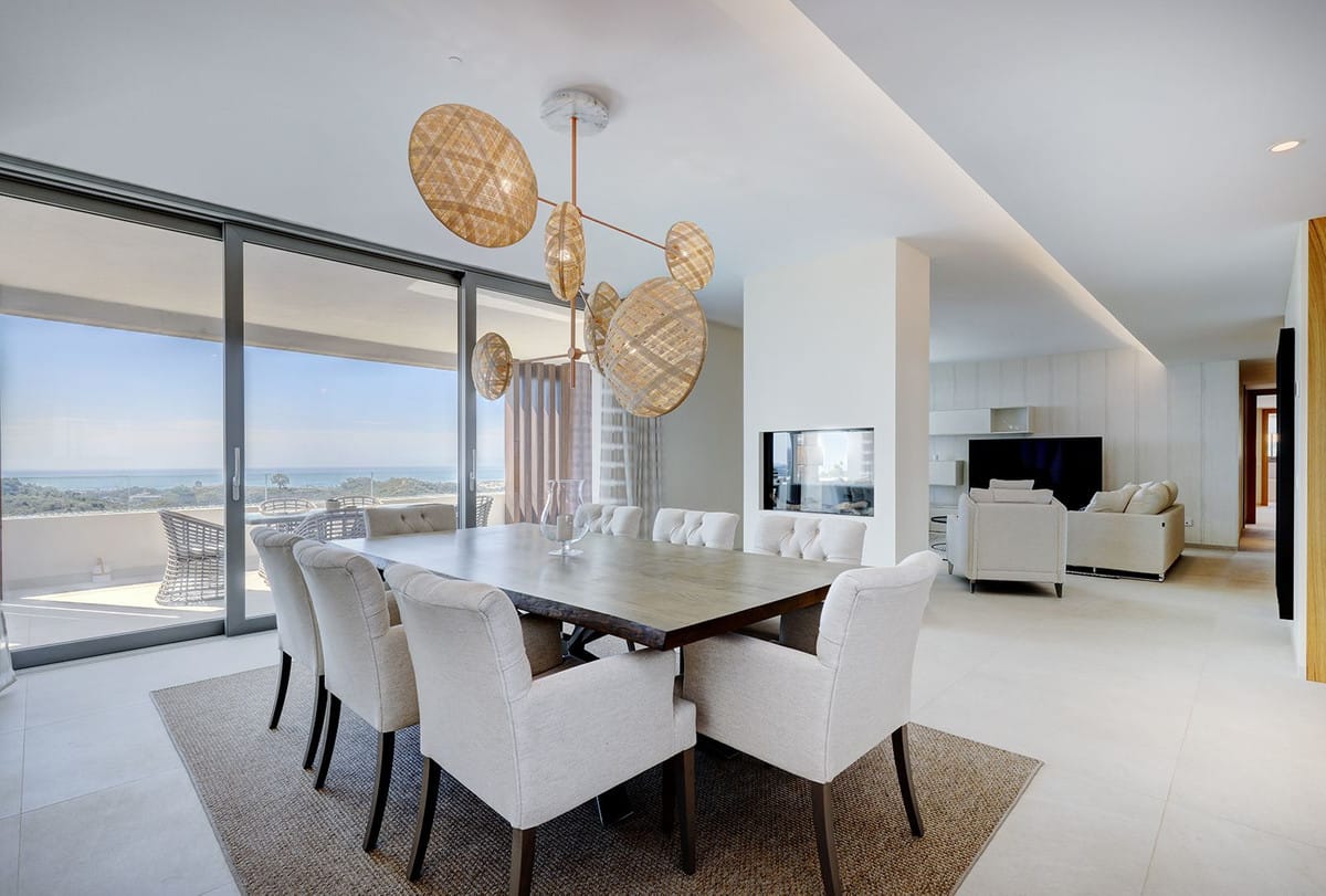 5 bedroom Apartment For Sale