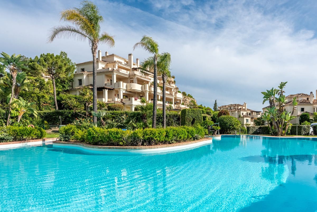 3 bedroom Apartment For Sale