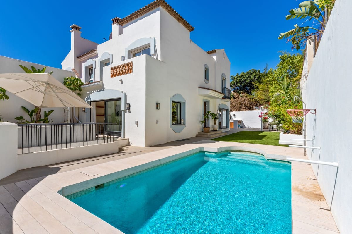 4 bedroom Villa For Sale