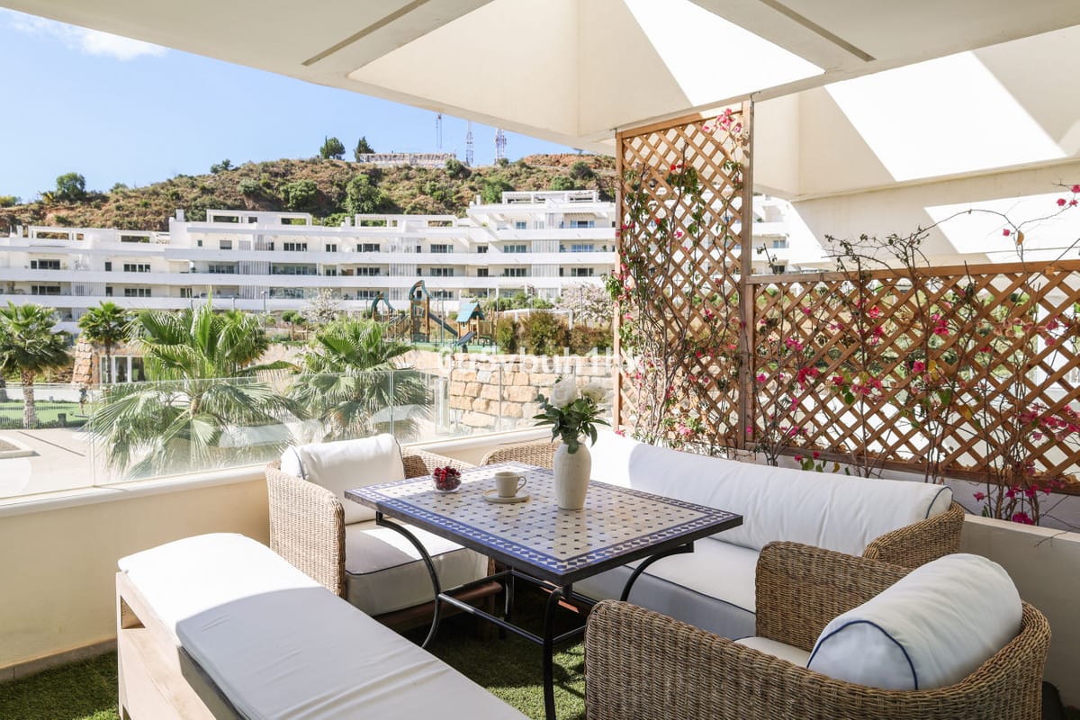 3 bedroom Apartment For Sale