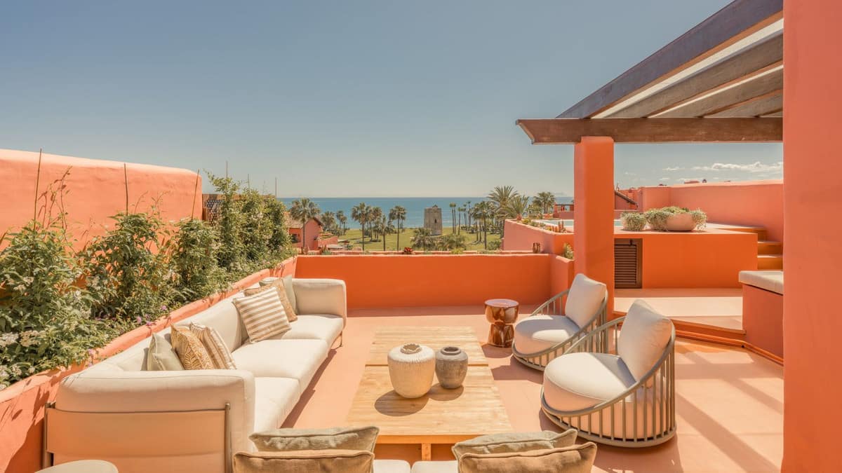 3 bedroom Apartment For Sale
