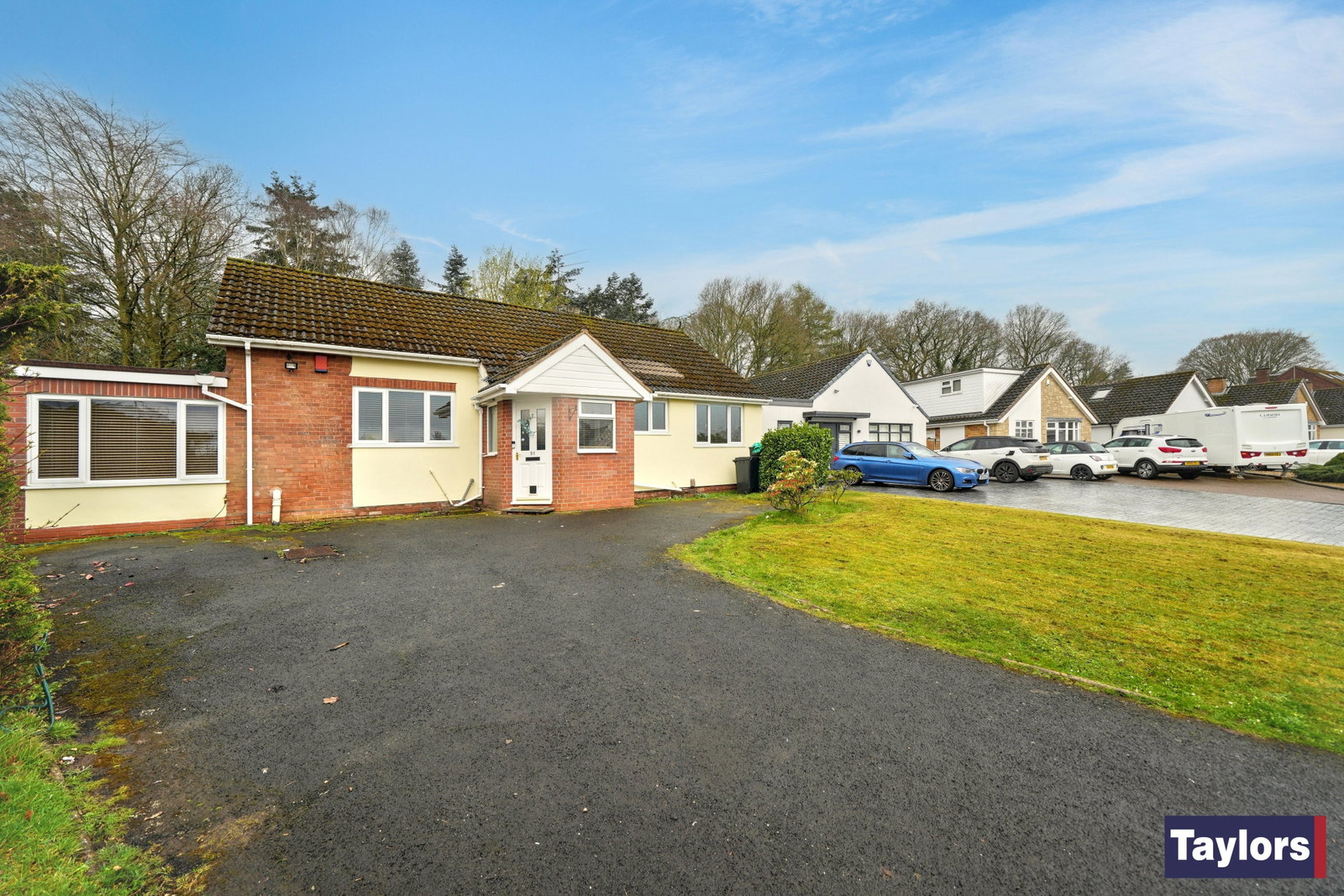 4 bedroom Detached bungalow For Sale