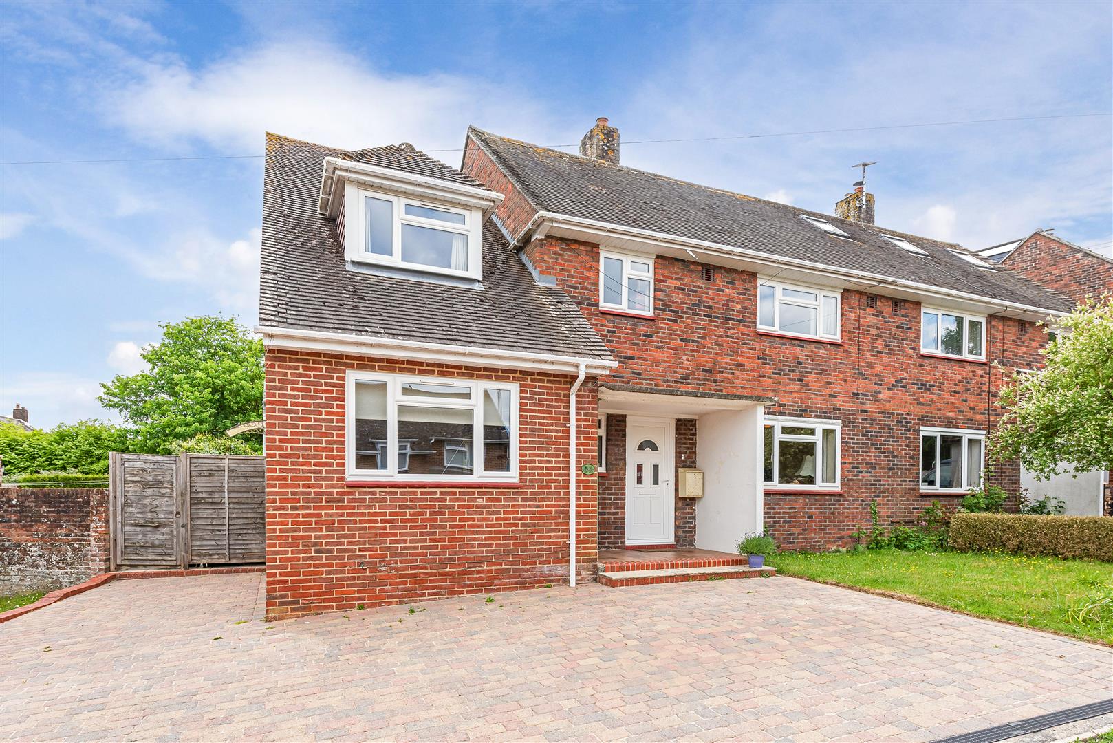 4 bedroom Semi-detached house For Sale