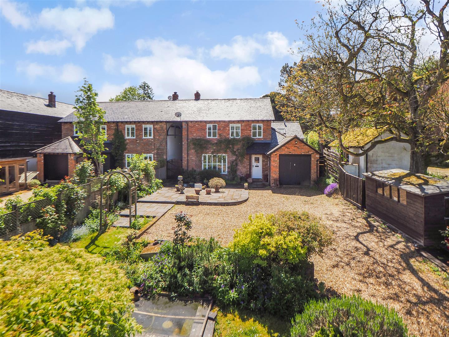 4 bedroom House (unspecified) For Sale
