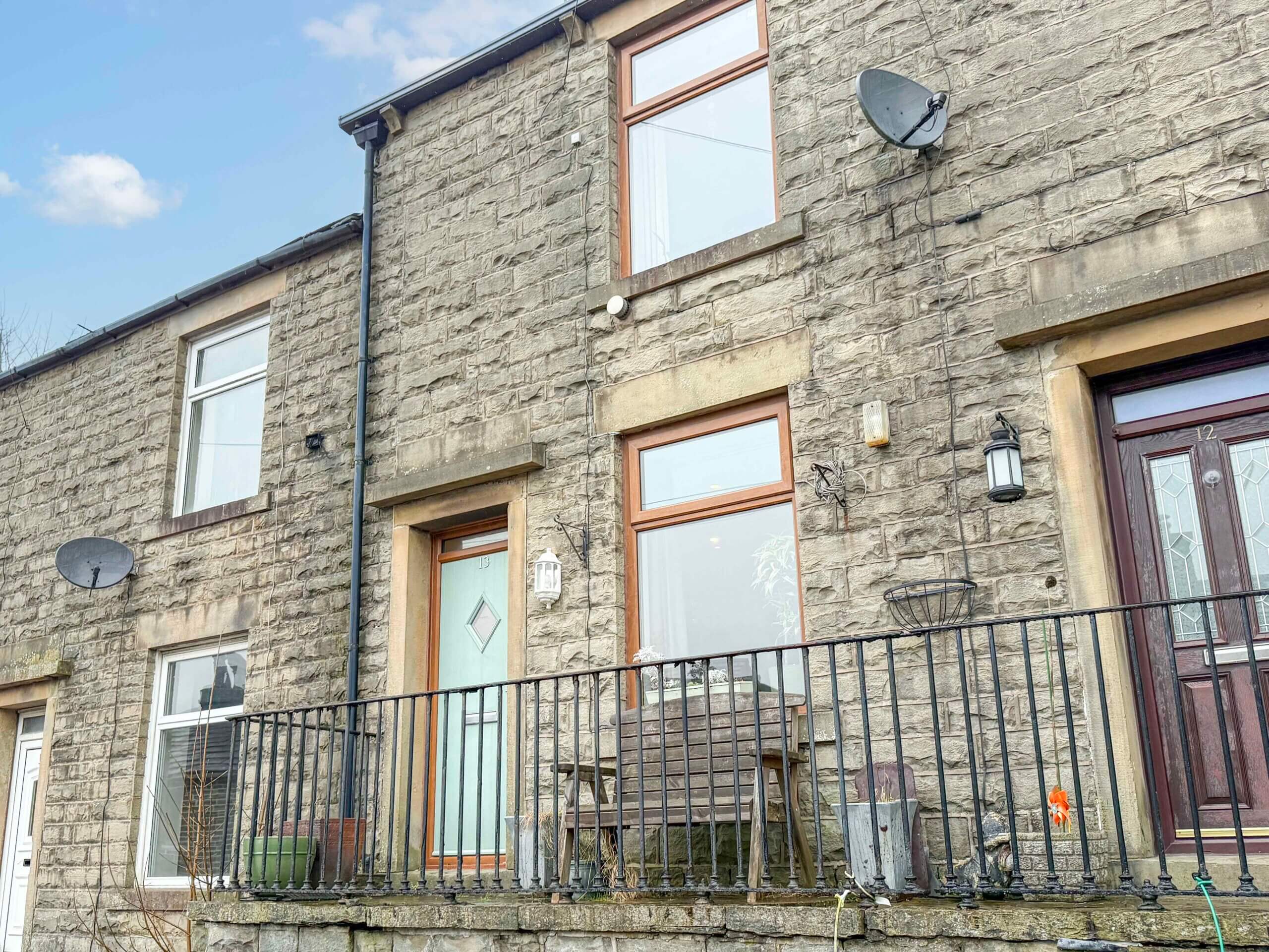 2 bedroom Terraced House To Let
