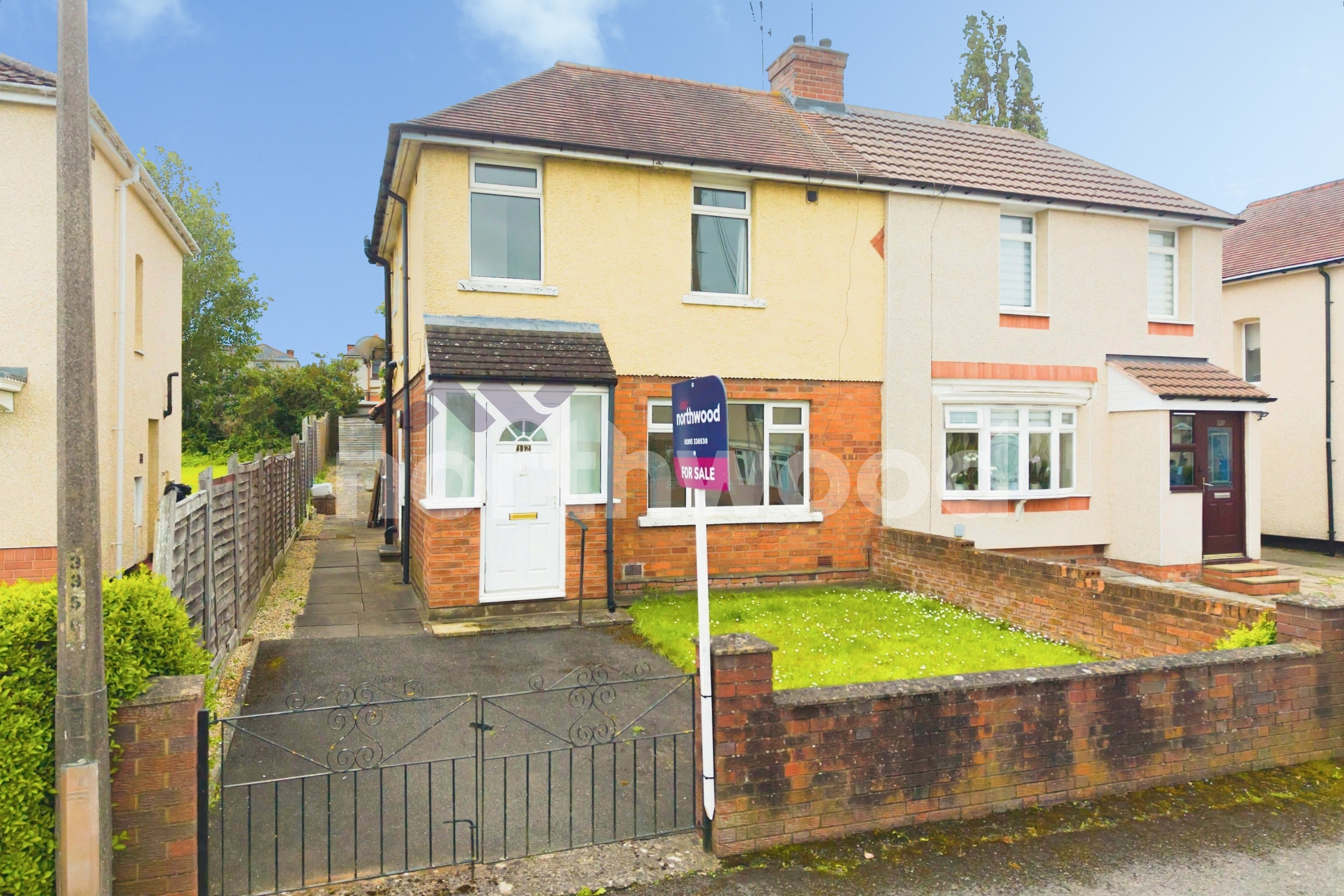 3 bedroom Semi-detached house For Sale