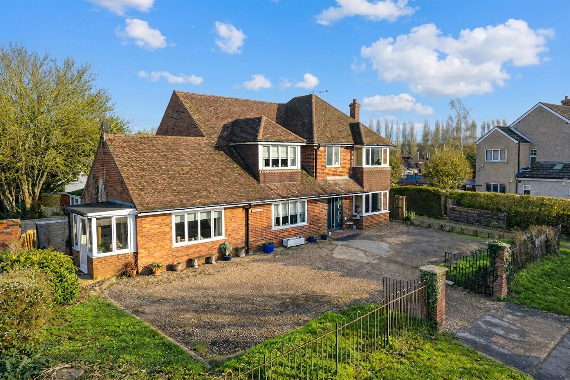 6 bedroom Detached house For Sale