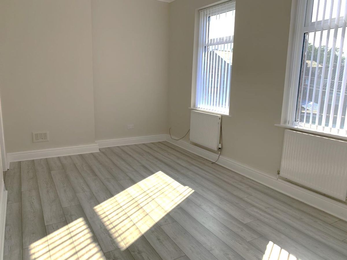 1 bedroom Flat To Let