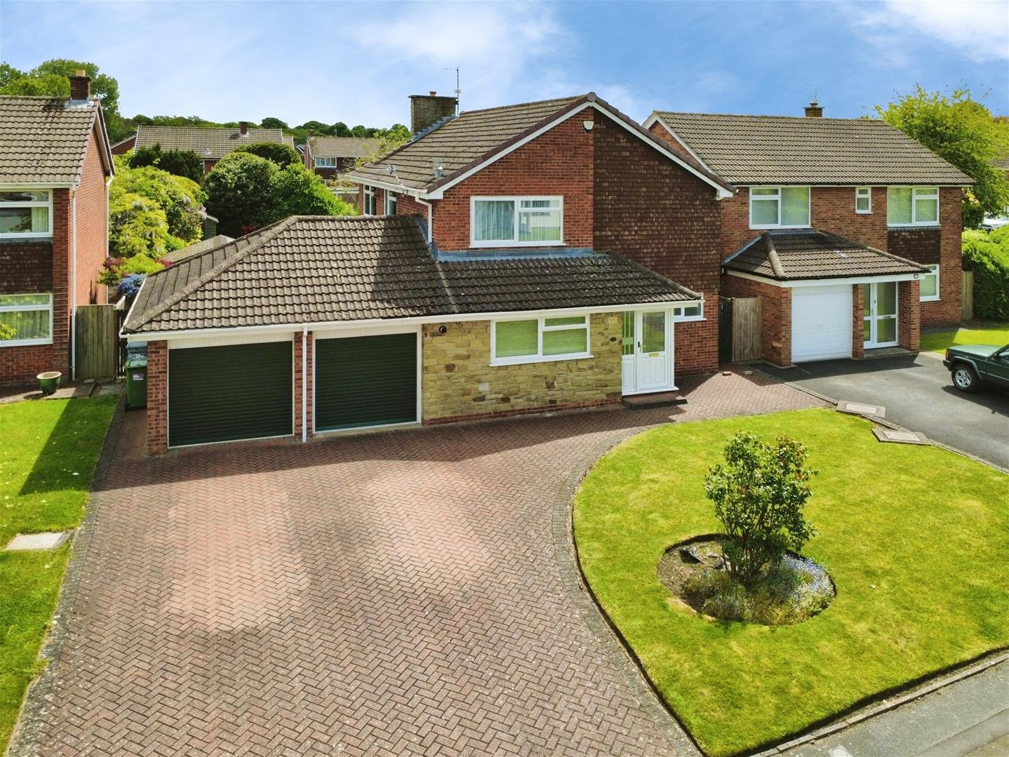 4 bedroom House (unspecified) Under Offer