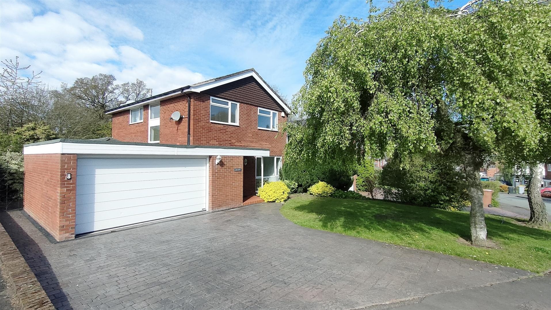 4 bedroom House (unspecified) Under Offer