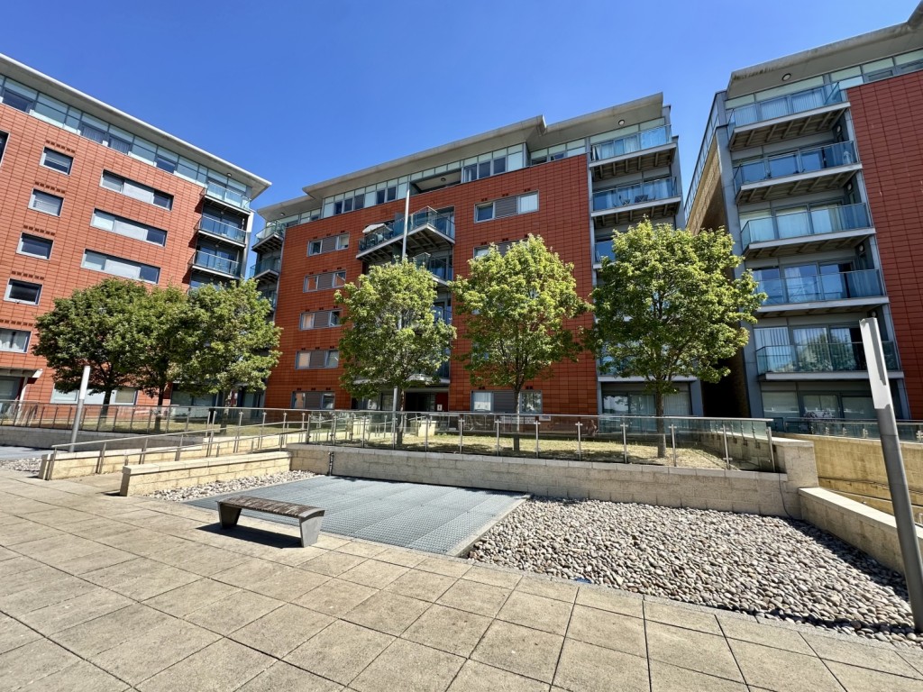 2 bedroom Apartment Under Offer