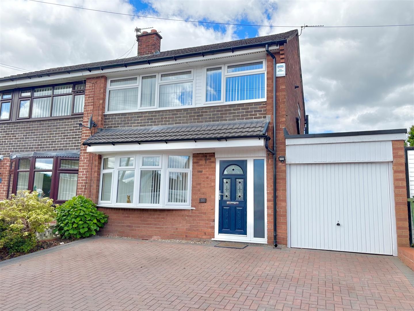 3 bedroom Semi-detached house For Sale