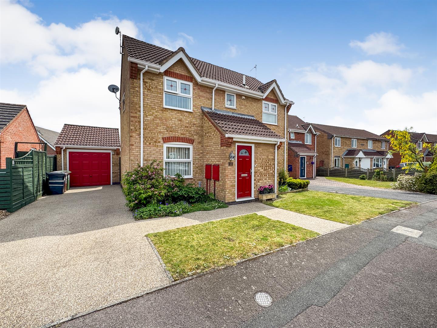 3 bedroom Detached house For Sale