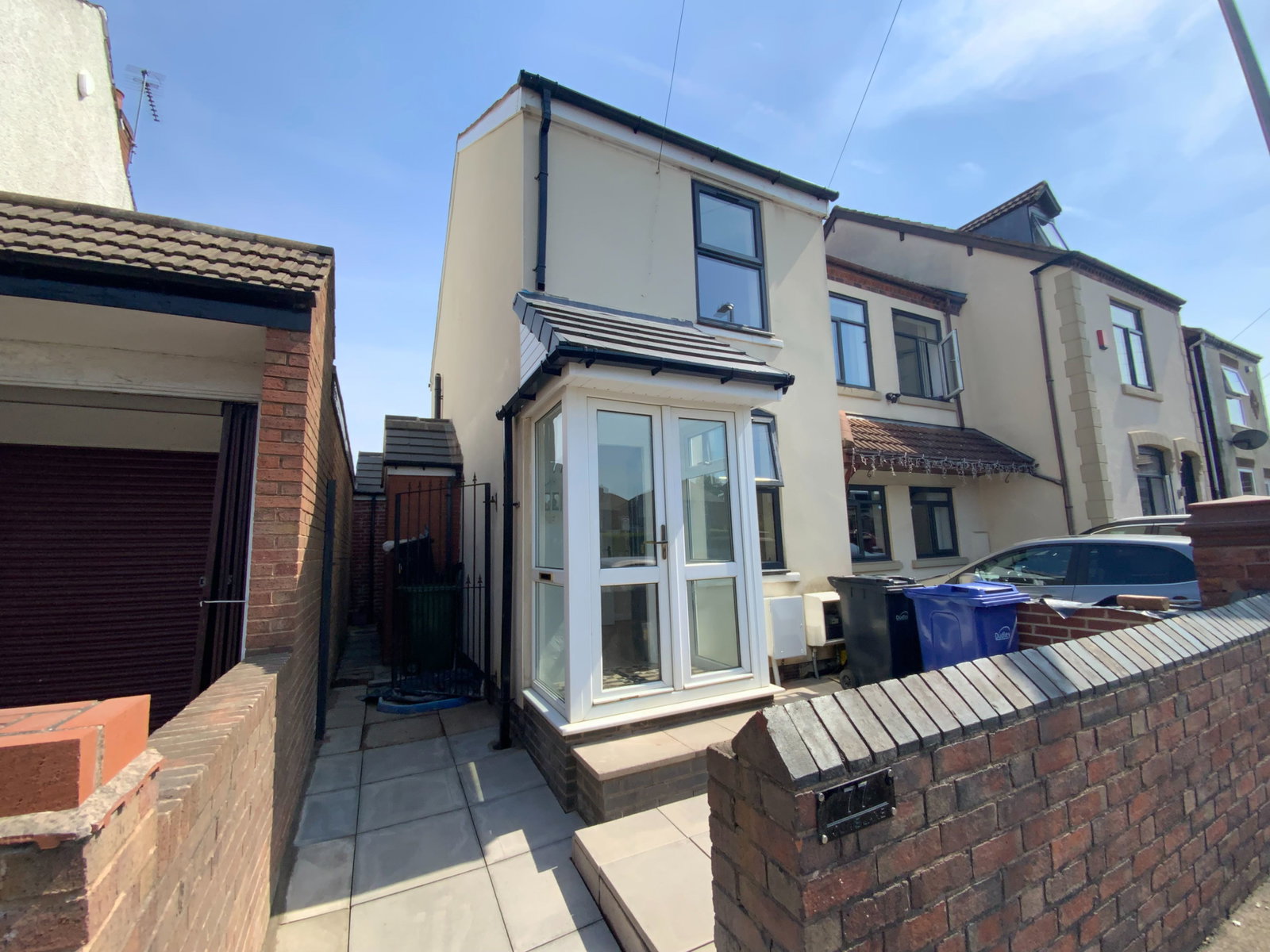 3 bedroom Link detached house For Sale