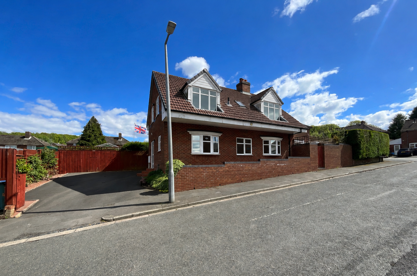 3 bedroom Detached house For Sale