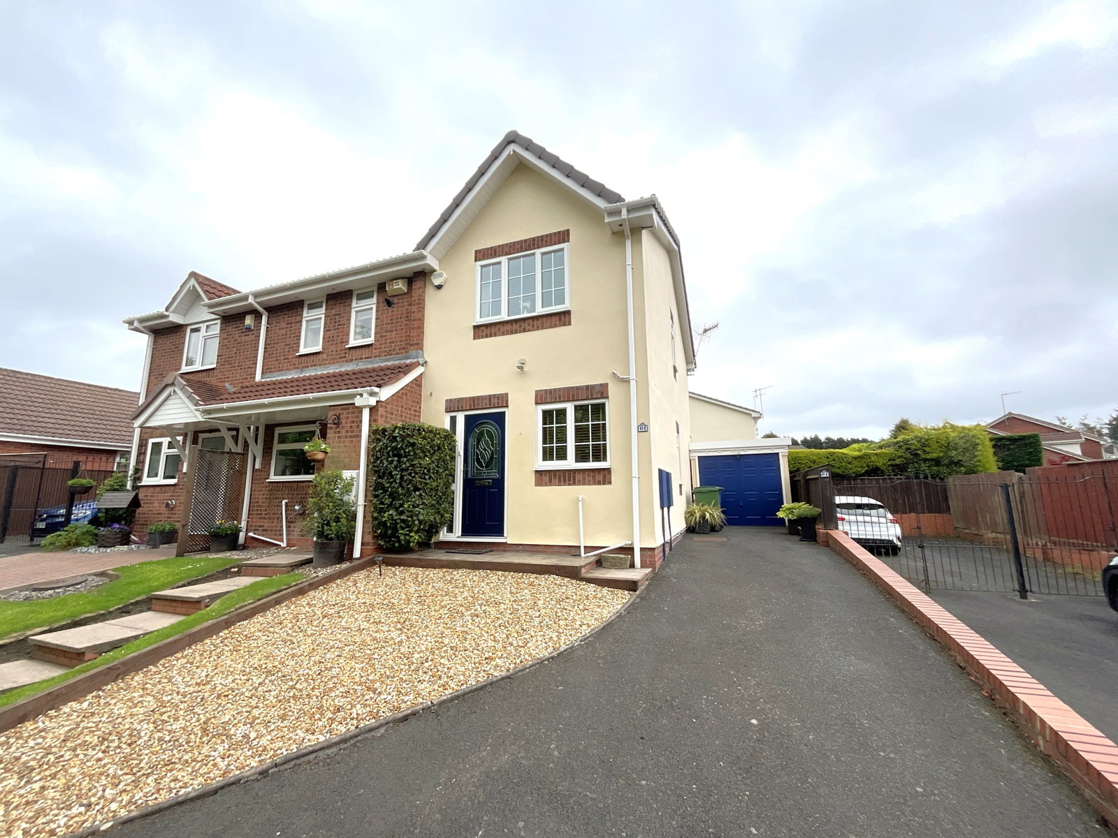2 bedroom Terraced House Under Offer
