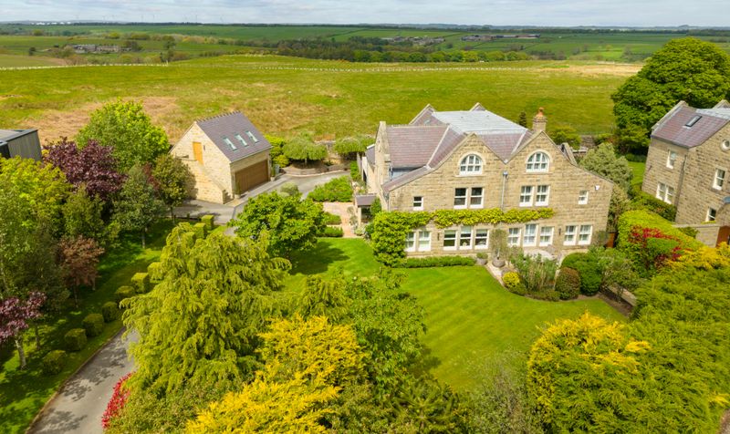 6 bedroom Detached house For Sale