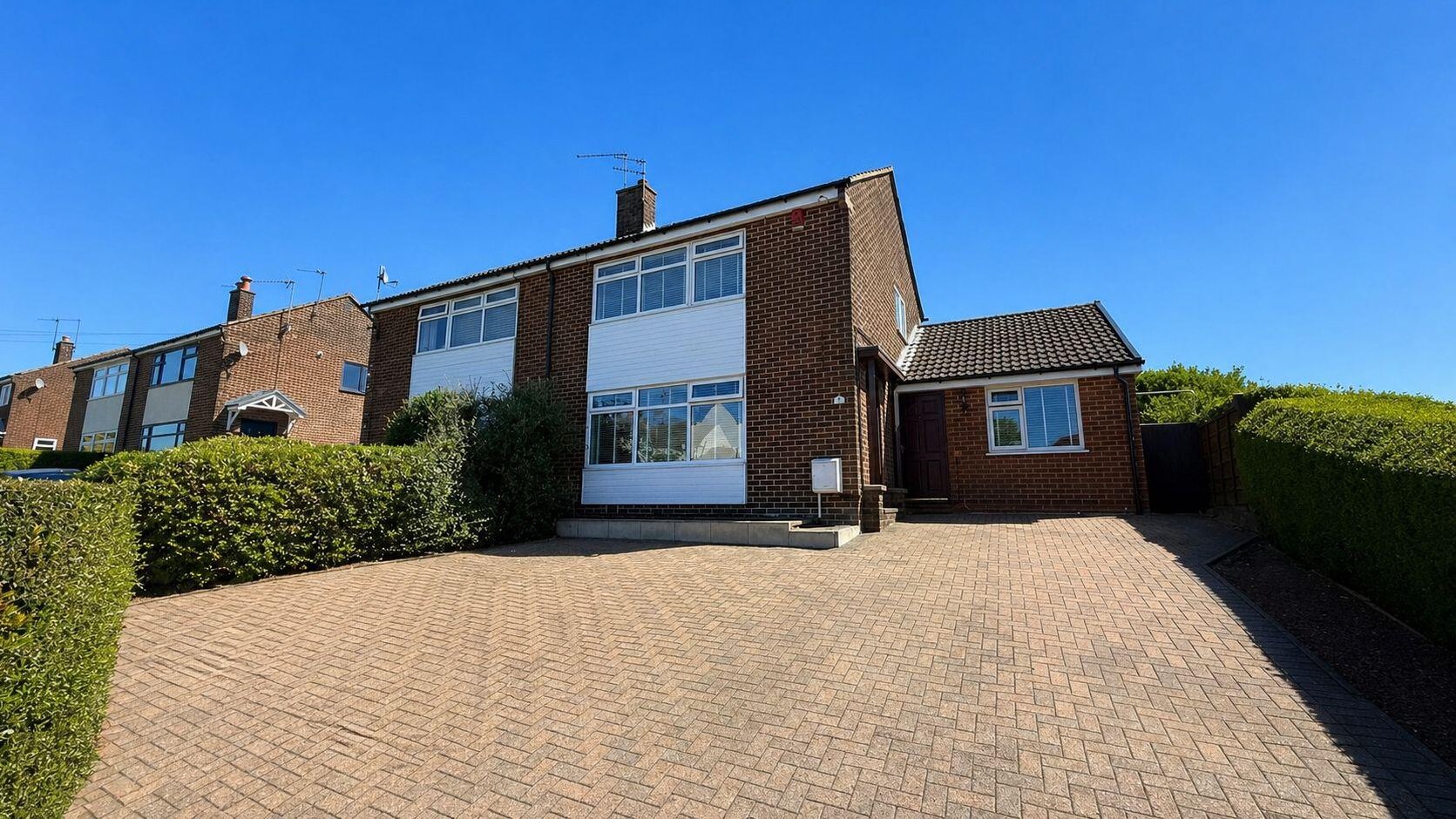 4 bedroom Link detached house Under Offer