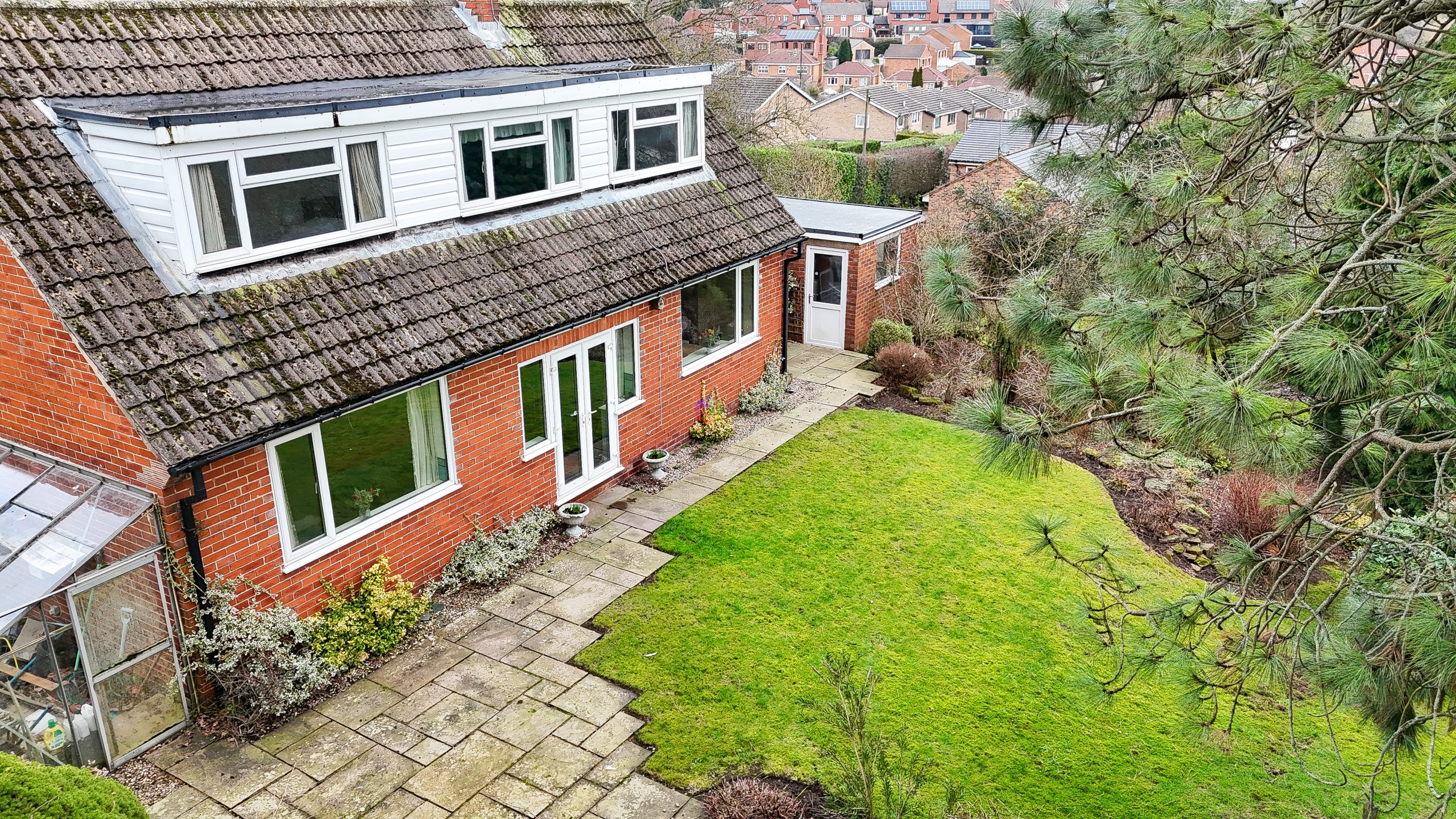 4 bedroom Detached bungalow For Sale