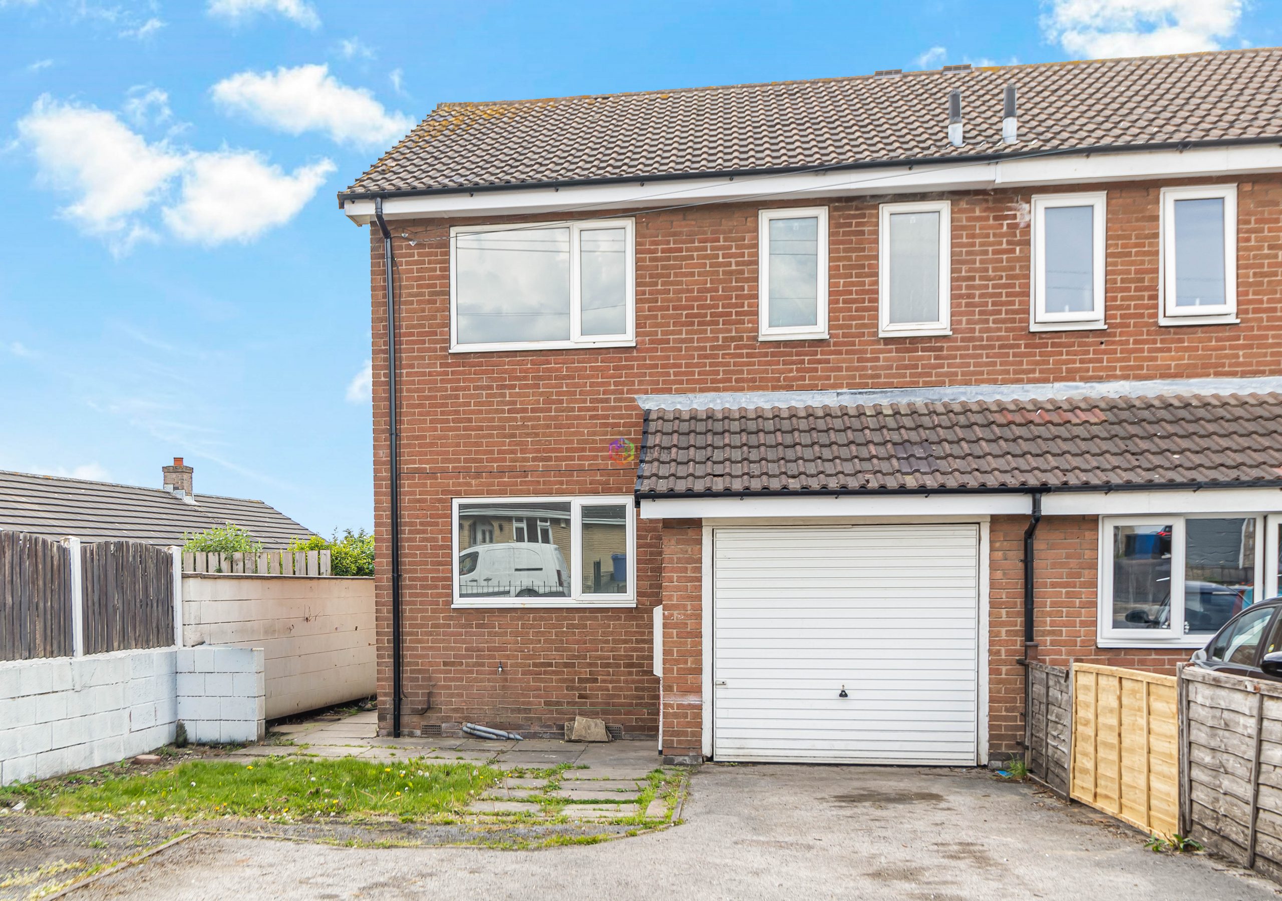 3 bedroom Semi-detached house To Let