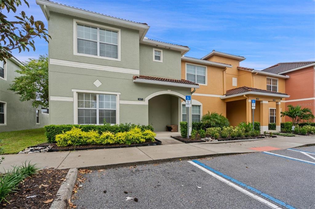 5 bedroom Town house For Sale