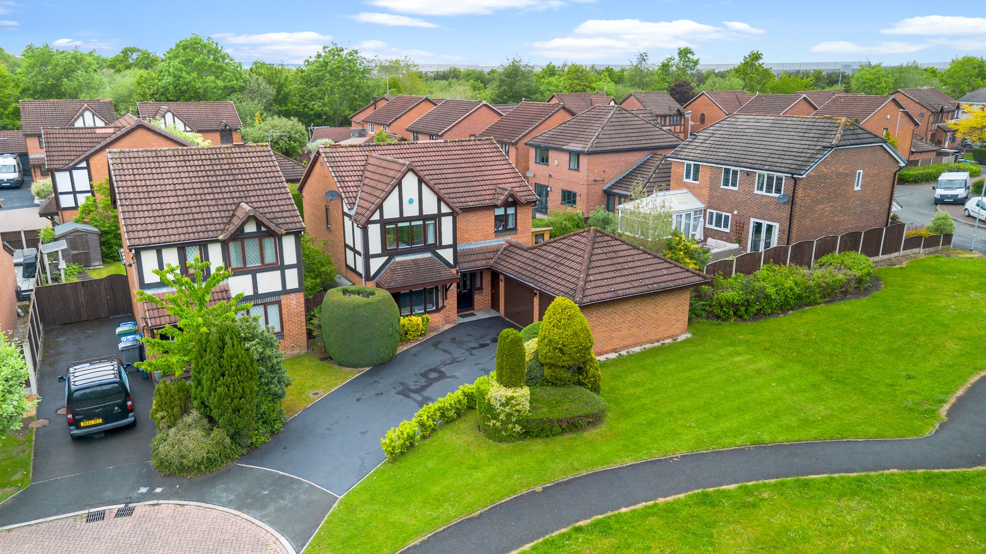 4 bedroom Detached house Under Offer