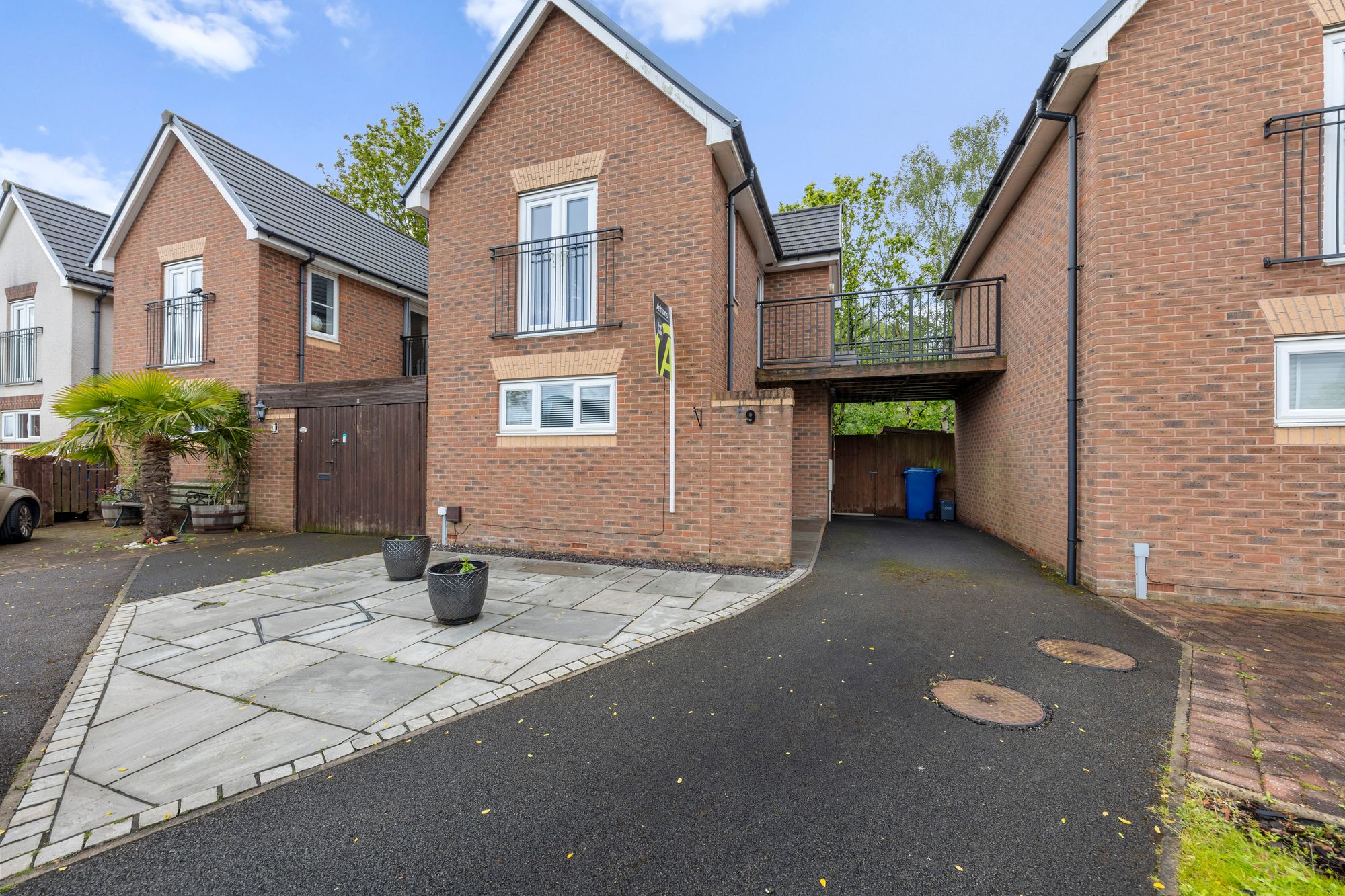 1 bedroom House (unspecified) Under Offer