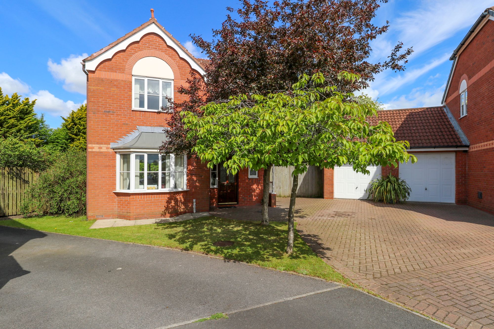 4 bedroom Detached house Under Offer