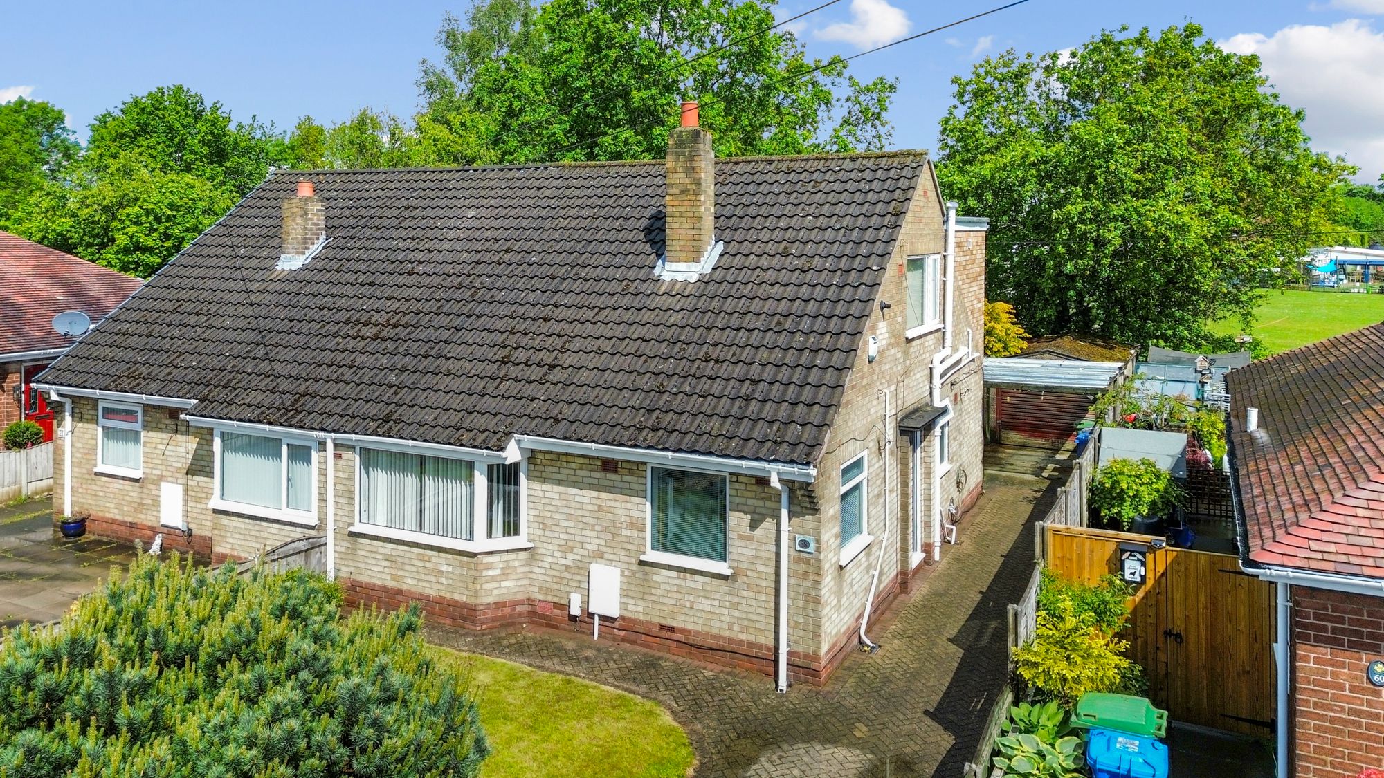 3 bedroom Detached bungalow For Sale
