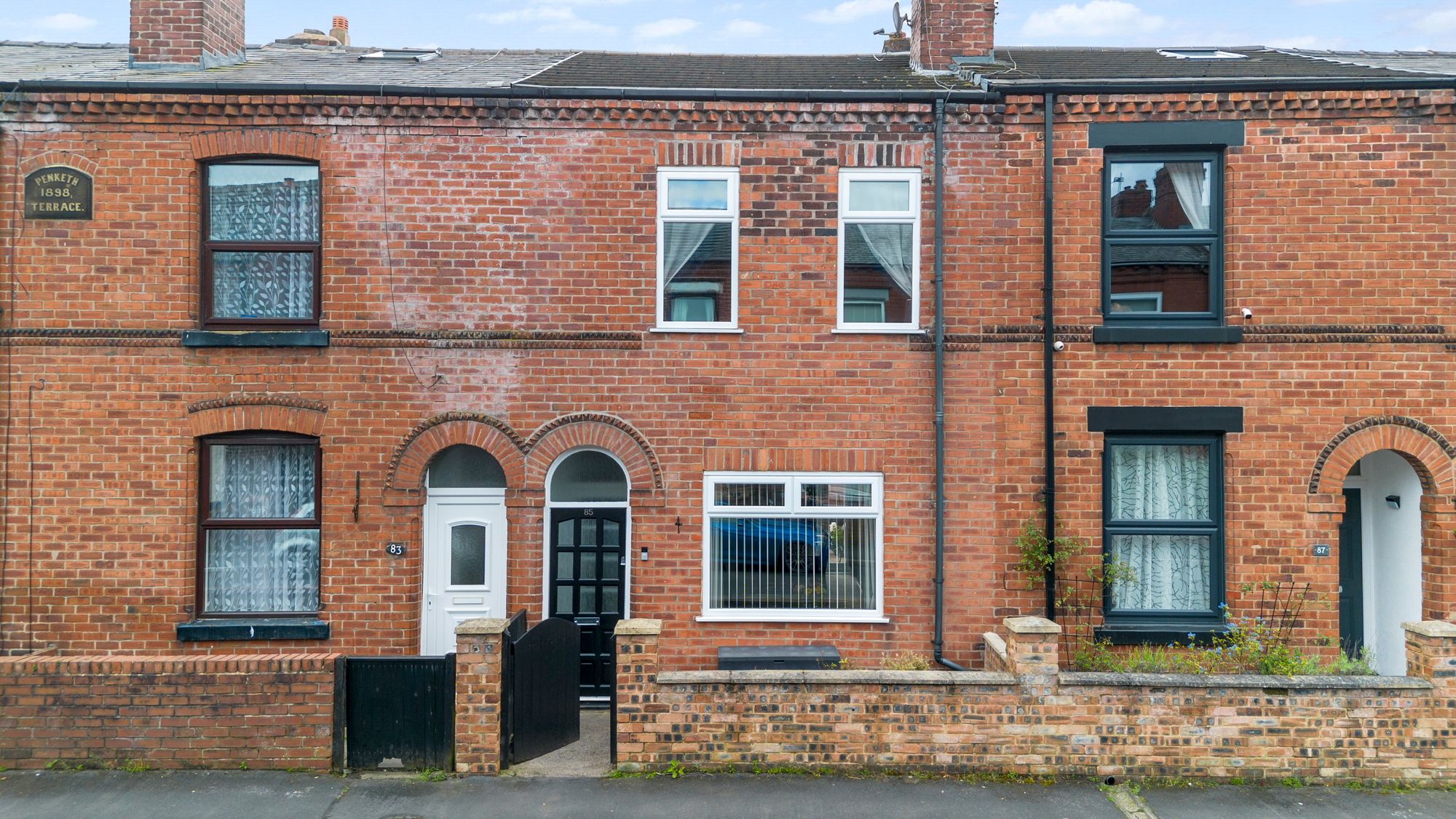 2 bedroom Terraced House Under Offer