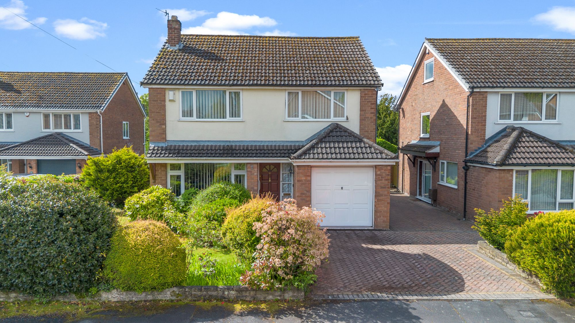 4 bedroom Detached house Under Offer