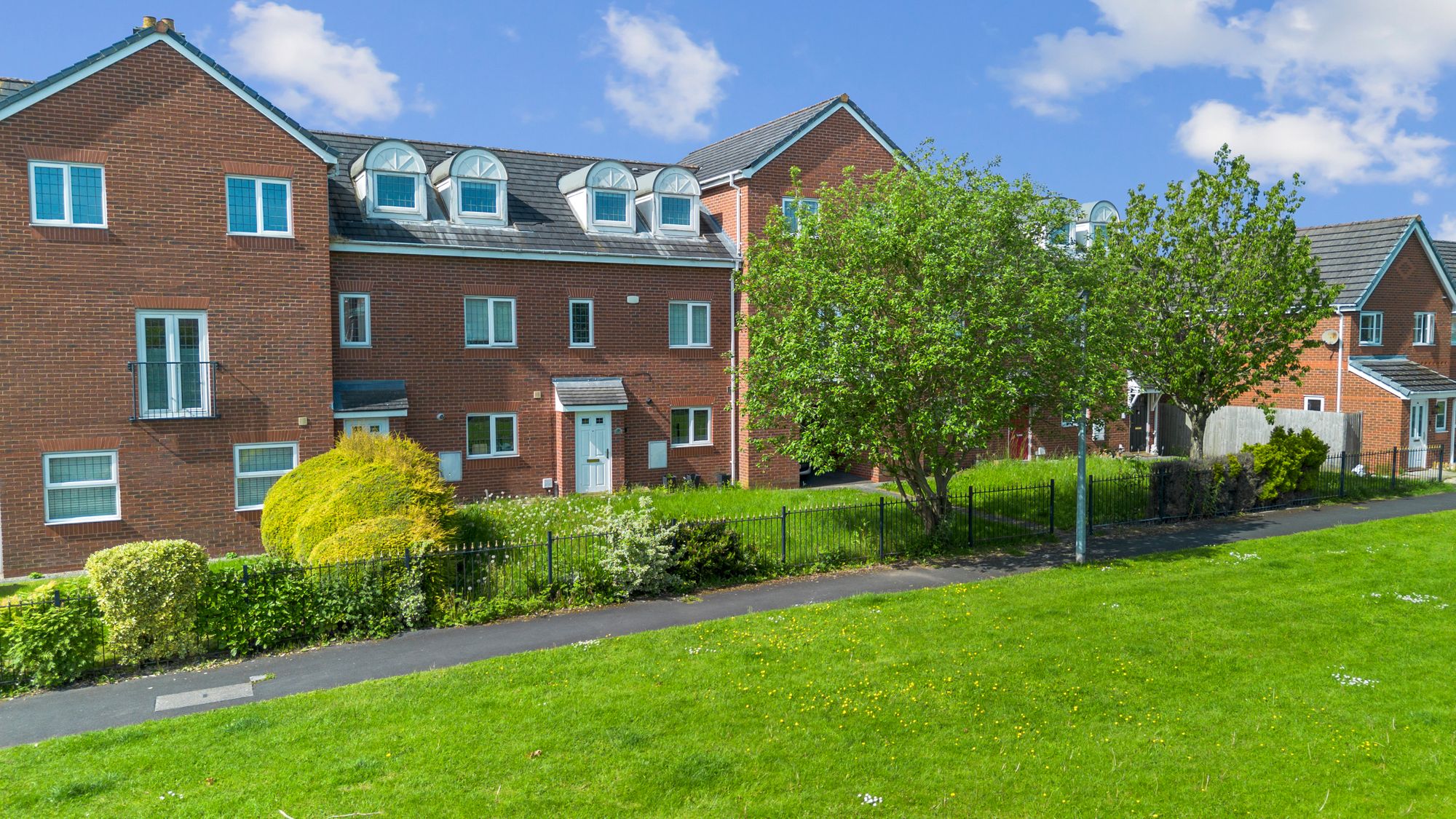 3 bedroom Terraced House Under Offer