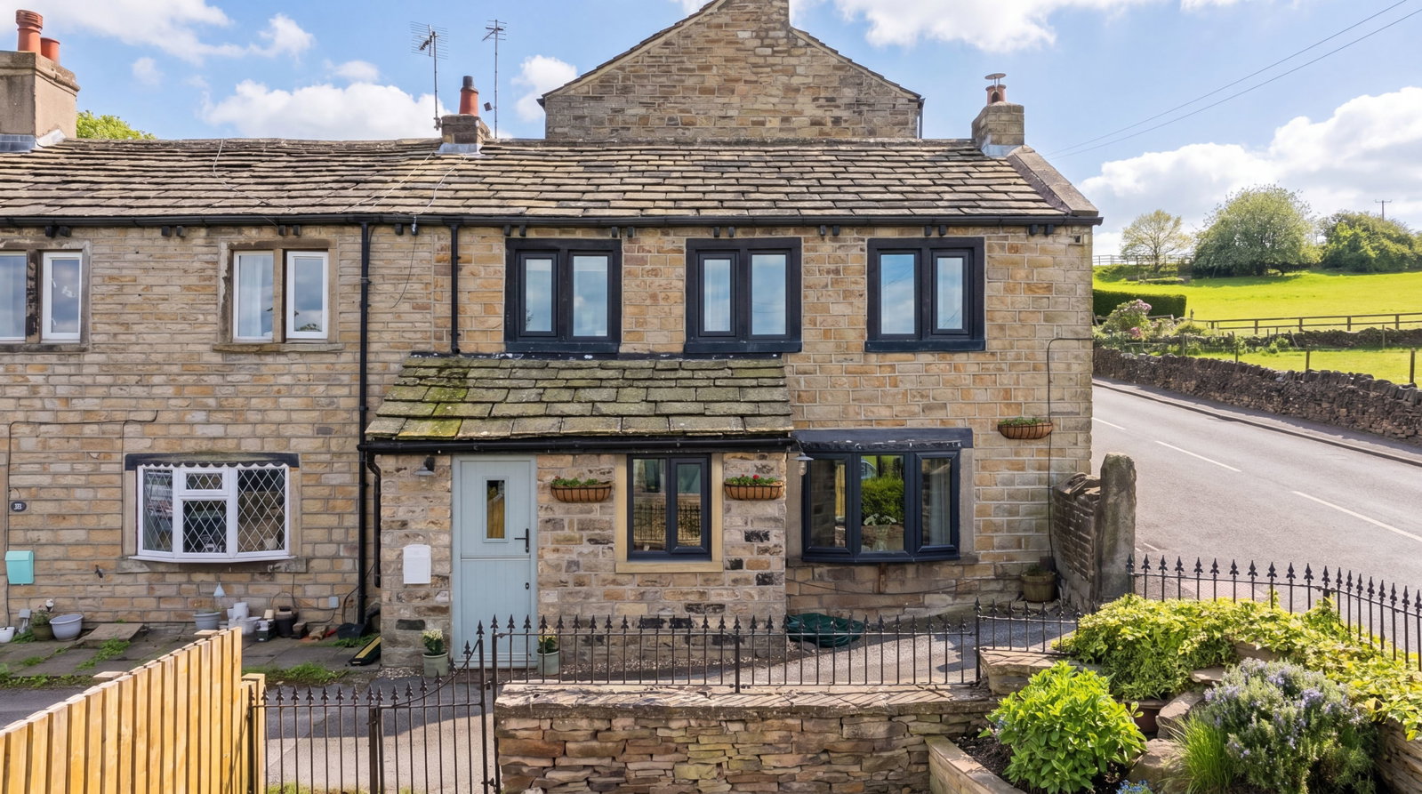 3 bedroom Terraced House Under Offer