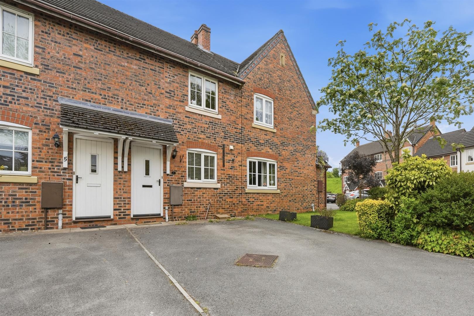 2 bedroom Mews house For Sale