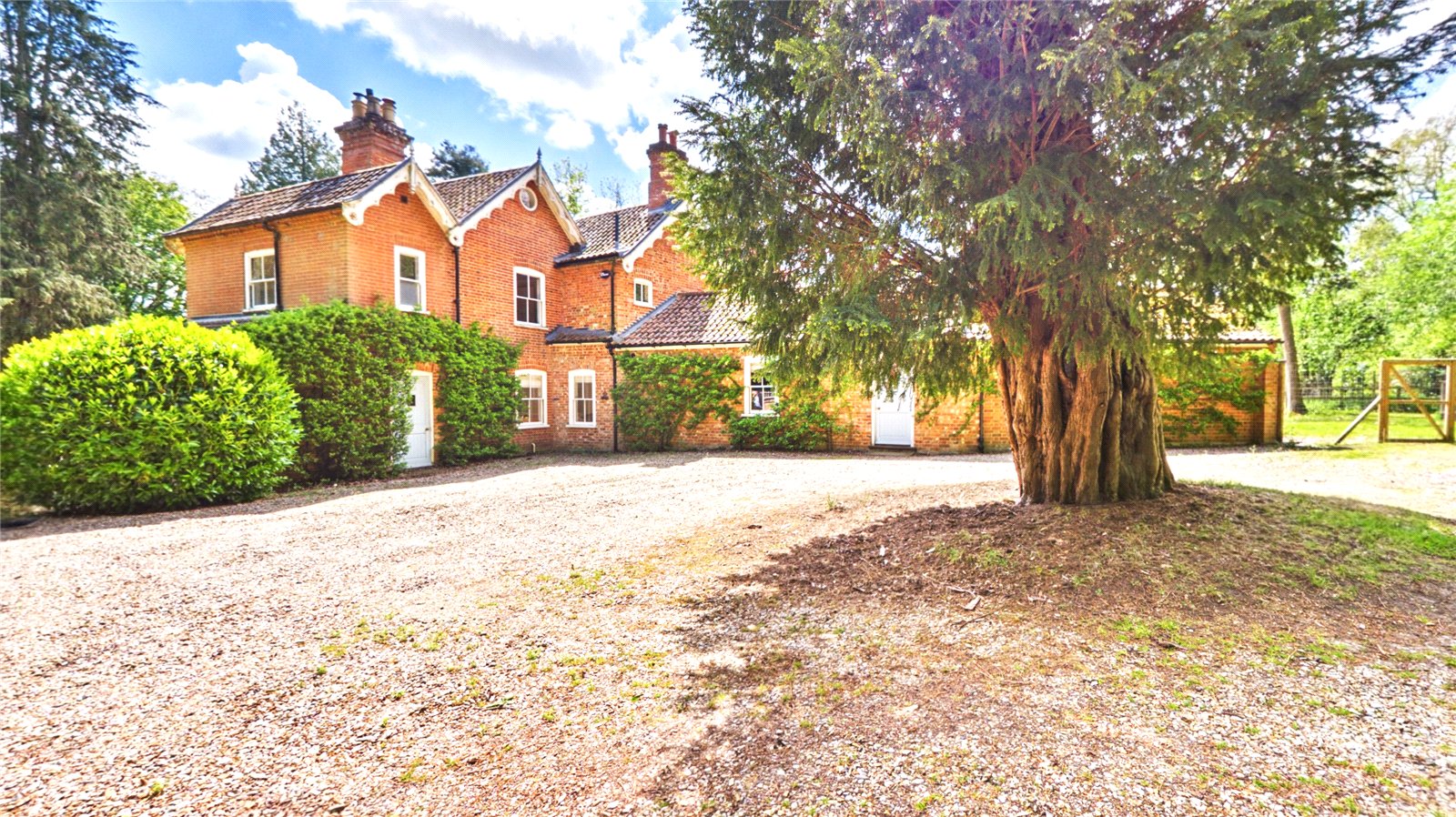 5 bedroom House (unspecified) For Sale