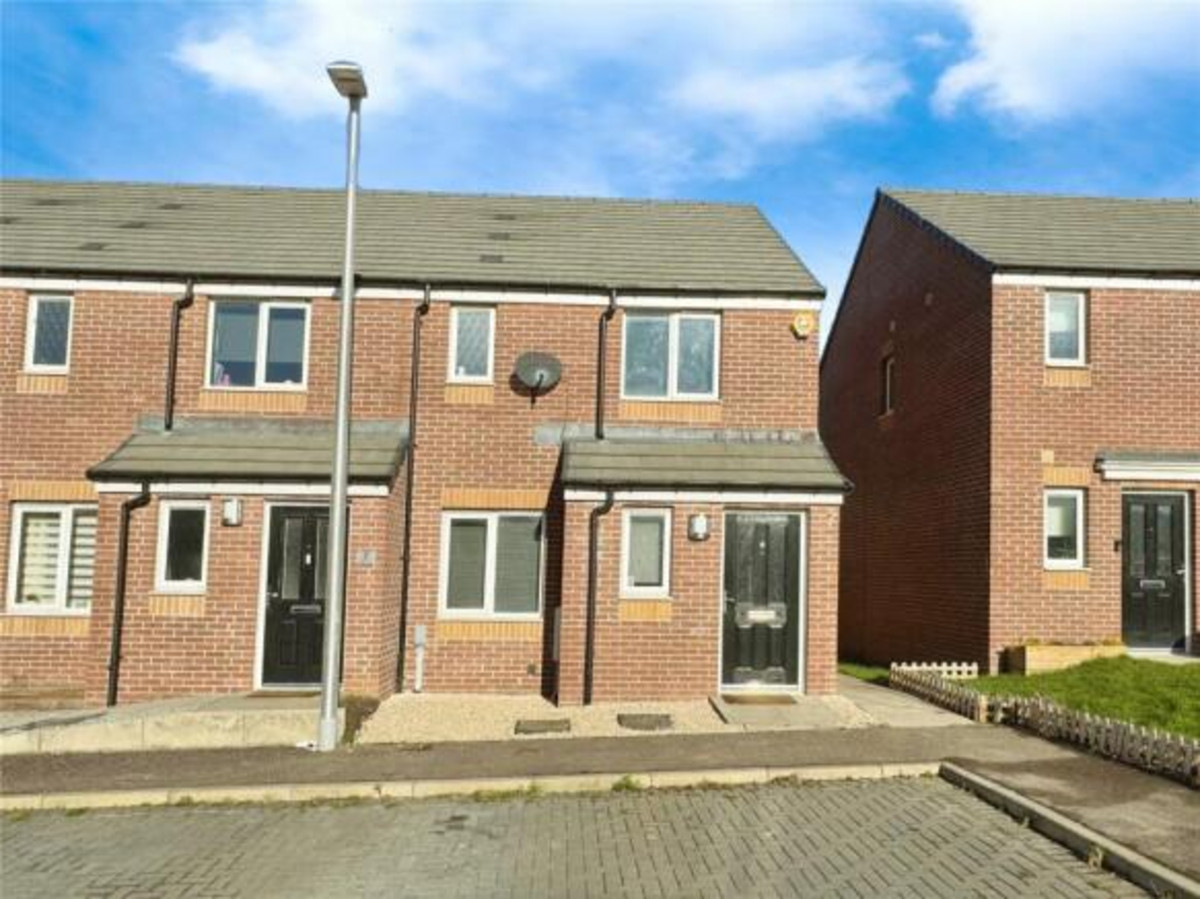 3 bedroom End of terrace house To Let