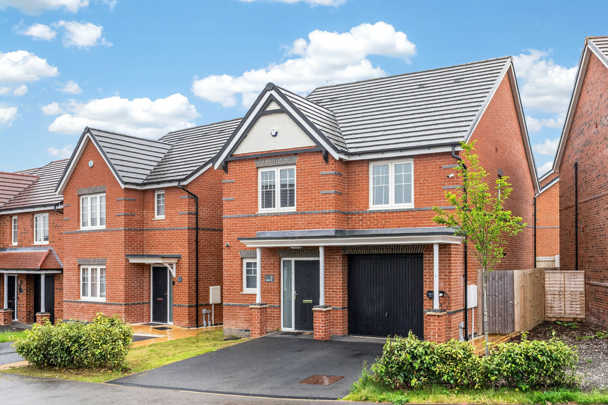 4 bedroom Detached house For Sale