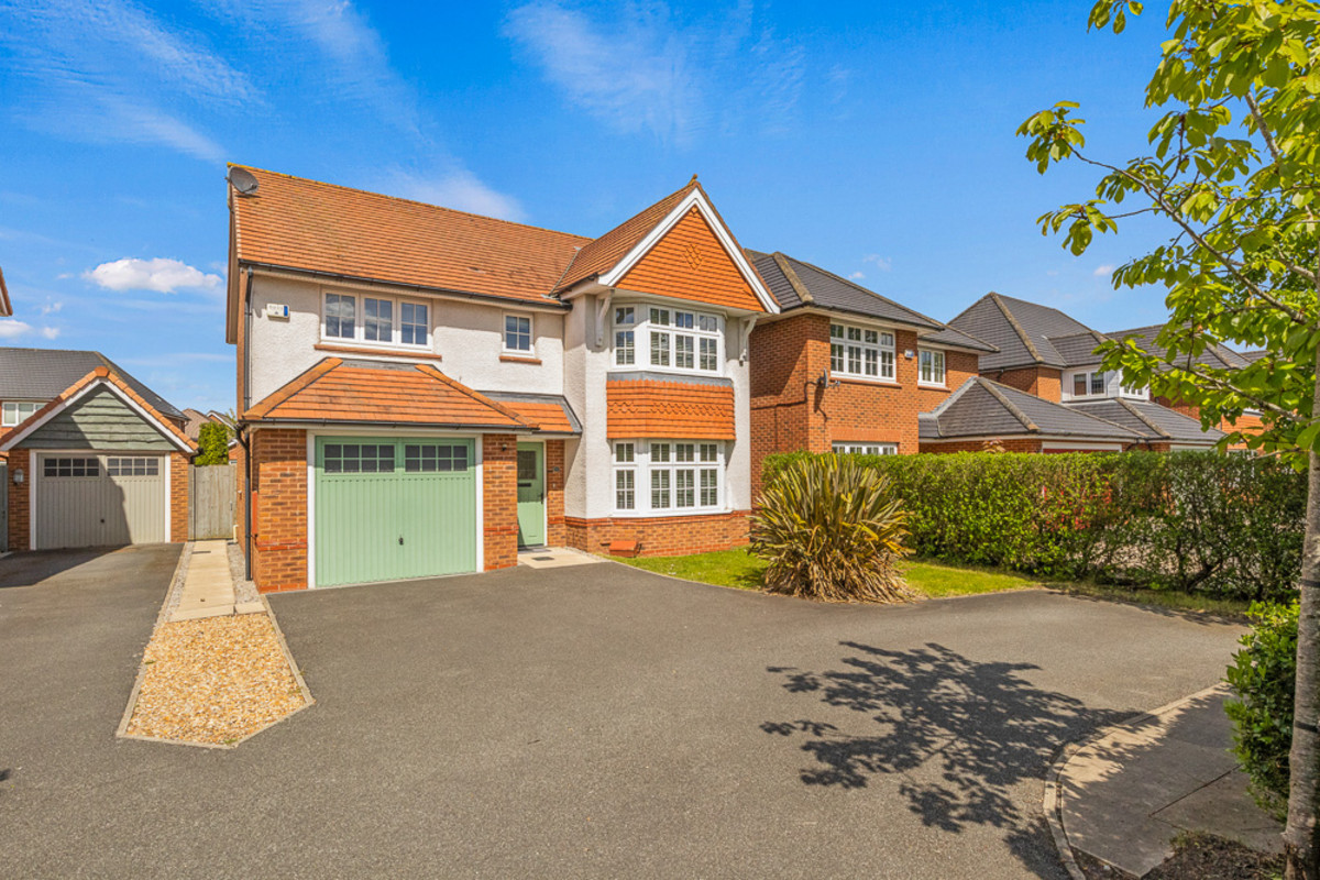 4 bedroom Detached house For Sale