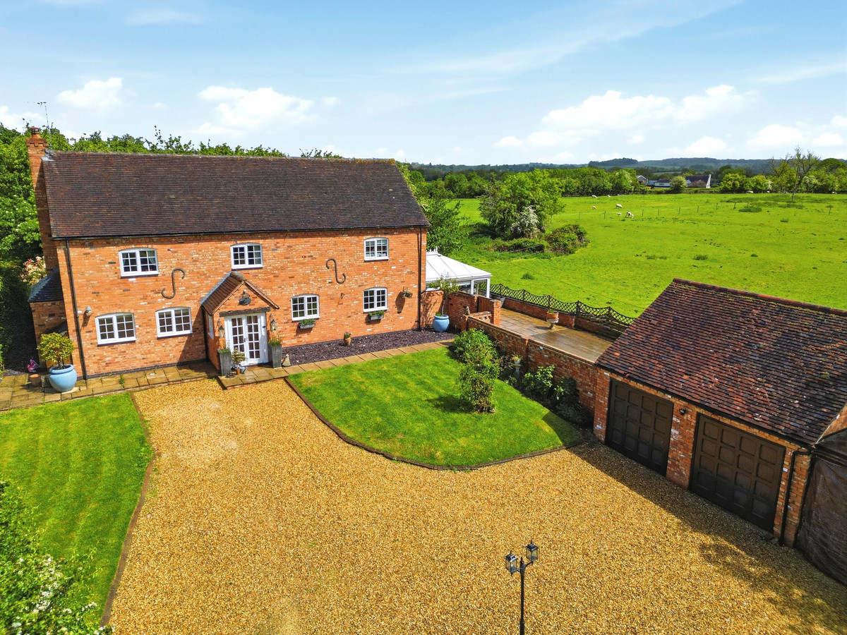 4 bedroom Detached house For Sale