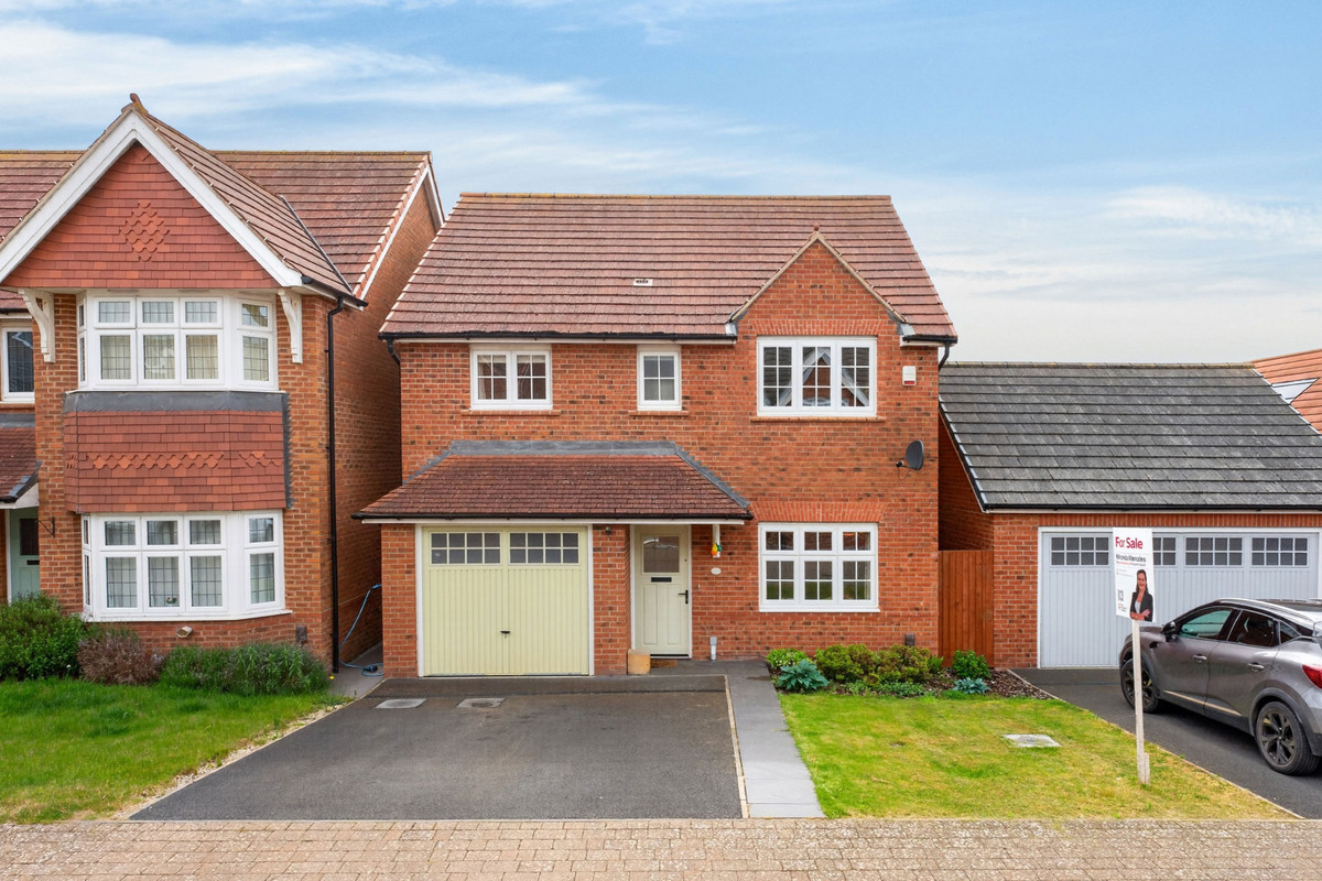 4 bedroom Detached house For Sale